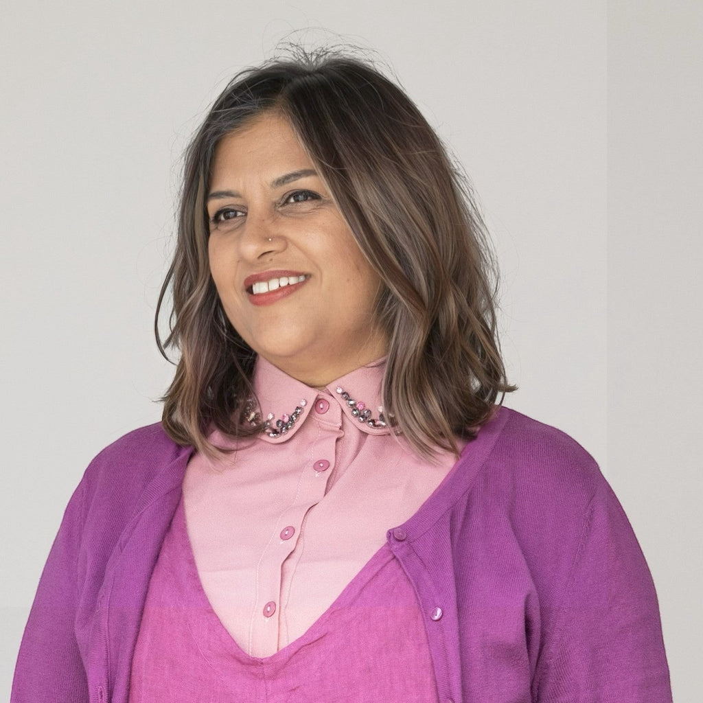 Simply Collars Be Jewelled pink shirt collar with bead and sequin embellishments.