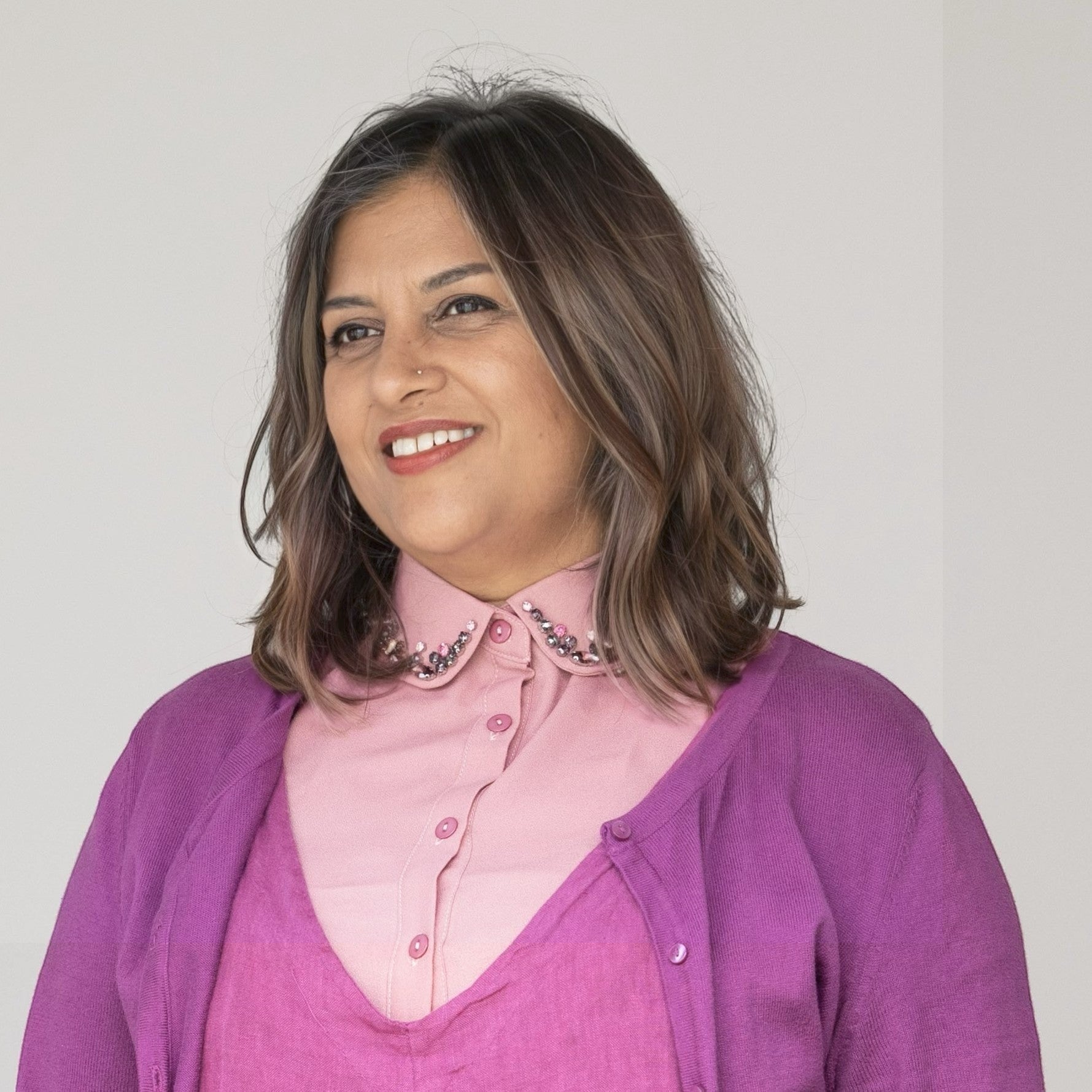 Simply Collars Be Jewelled pink shirt collar with bead and sequin embellishments.