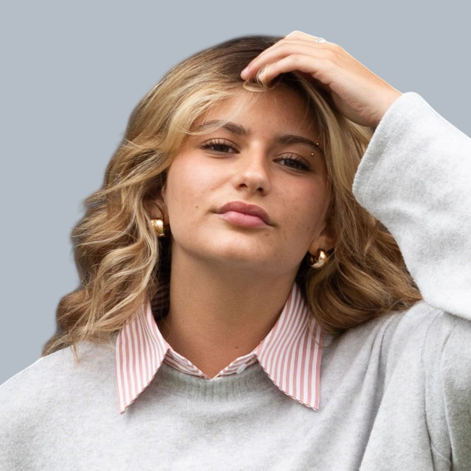 Simply Collars pink and white pinstripe detachable shirt collar with button front detail.